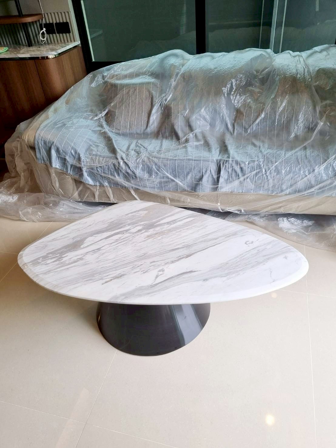 stainless-steel-table